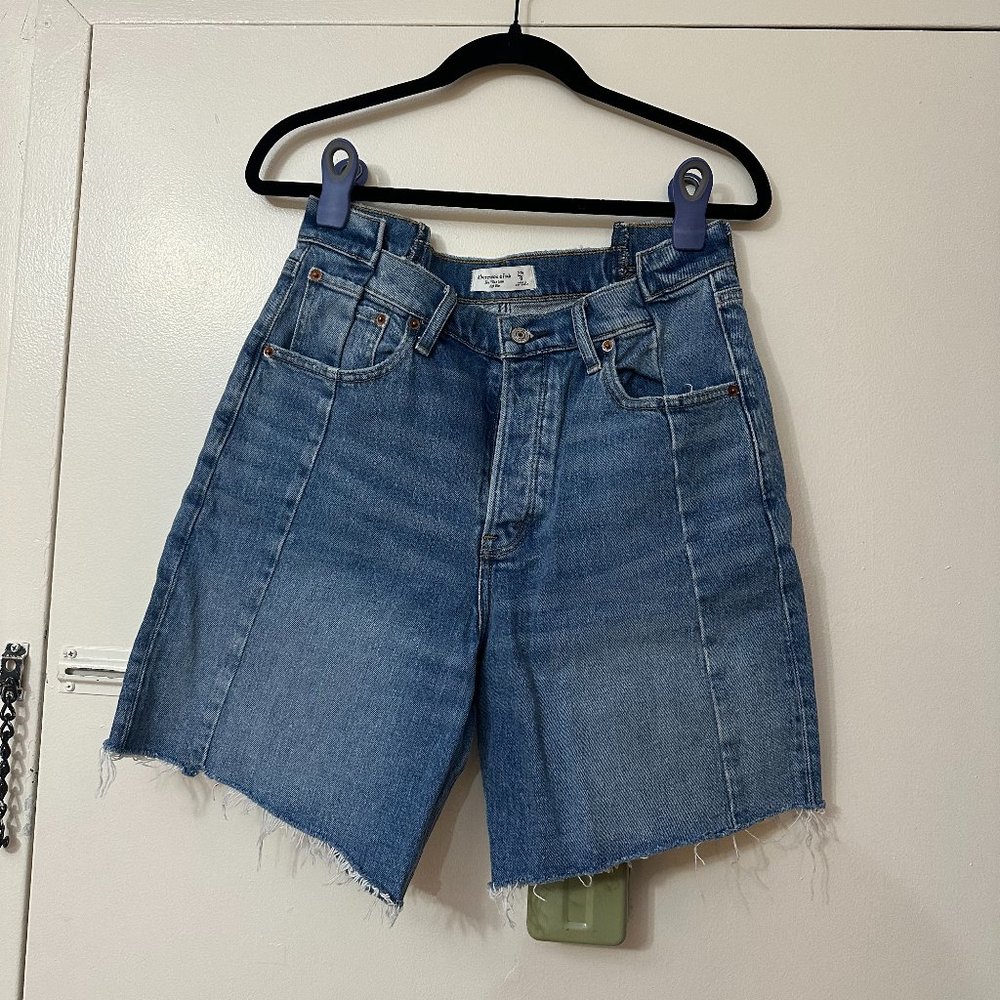 Abercrombie & Fitch 7" Dad Short